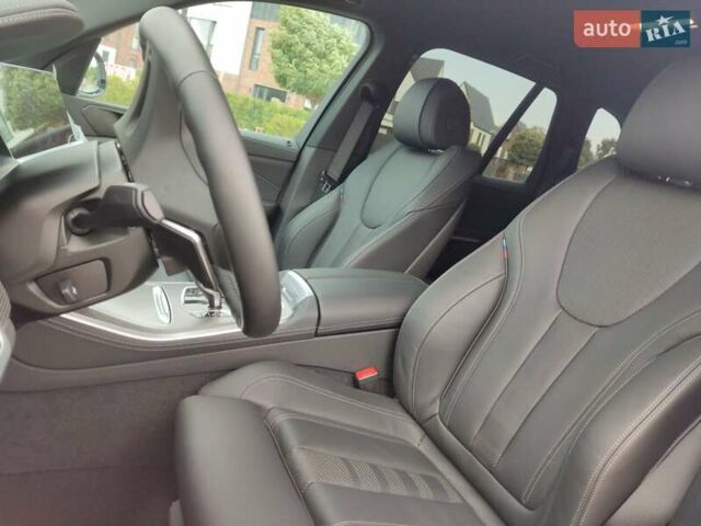 Белый БМВ Х5, объемом двигателя 3 л и пробегом 2 тыс. км за 92700 $, фото 14 на Automoto.ua