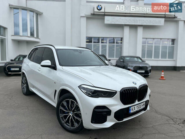 Белый БМВ Х5, объемом двигателя 3 л и пробегом 13 тыс. км за 81500 $, фото 3 на Automoto.ua