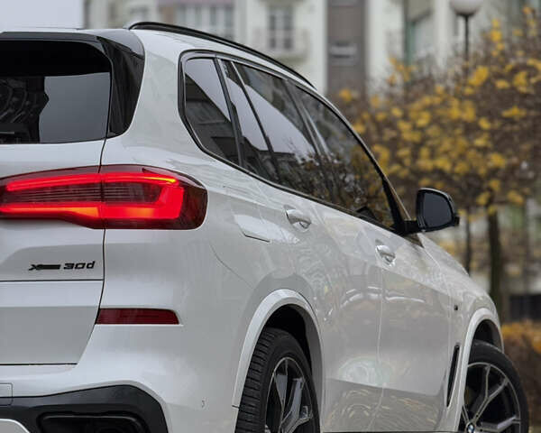 Білий БМВ Х5, об'ємом двигуна 2.99 л та пробігом 20 тис. км за 88999 $, фото 23 на Automoto.ua