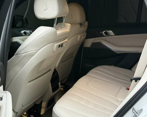 Білий БМВ Х5, об'ємом двигуна 2.99 л та пробігом 20 тис. км за 88999 $, фото 37 на Automoto.ua