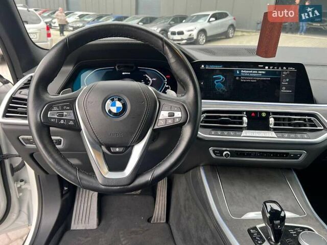 Белый БМВ Х5, объемом двигателя 3 л и пробегом 44 тыс. км за 66290 $, фото 21 на Automoto.ua