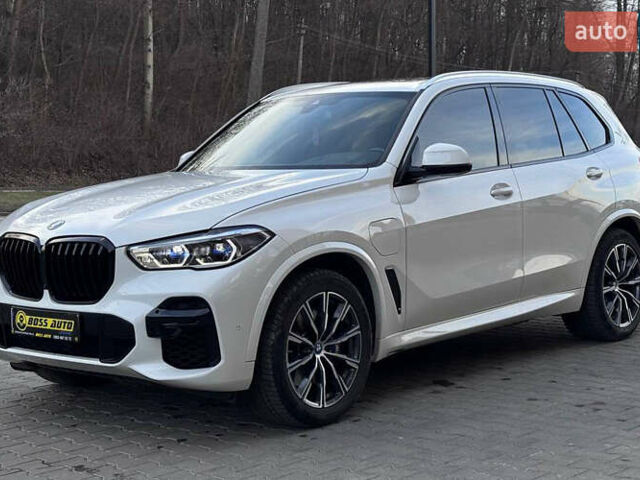 Белый БМВ Х5, объемом двигателя 3 л и пробегом 17 тыс. км за 68000 $, фото 2 на Automoto.ua