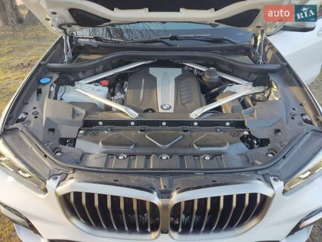 Белый БМВ Х5, объемом двигателя 3 л и пробегом 2 тыс. км за 92700 $, фото 30 на Automoto.ua