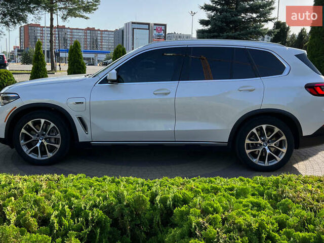 Белый БМВ Х5, объемом двигателя 3 л и пробегом 30 тыс. км за 73500 $, фото 3 на Automoto.ua