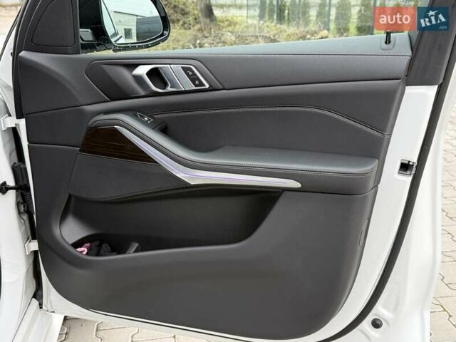 Білий БМВ Х5, об'ємом двигуна 3 л та пробігом 39 тис. км за 71000 $, фото 33 на Automoto.ua