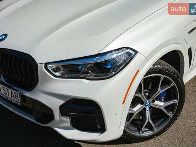 Белый БМВ Х5, объемом двигателя 3 л и пробегом 63 тыс. км за 74900 $, фото 4 на Automoto.ua