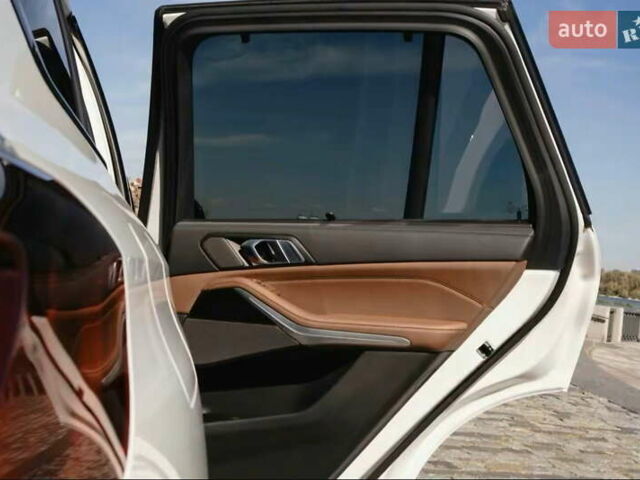 Белый БМВ Х5, объемом двигателя 3 л и пробегом 63 тыс. км за 69900 $, фото 25 на Automoto.ua