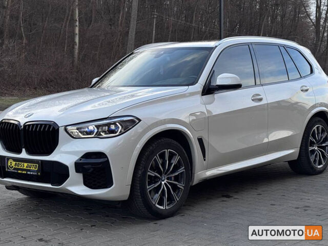 Белый БМВ Х5, объемом двигателя 3 л и пробегом 17 тыс. км за 72000 $, фото 2 на Automoto.ua