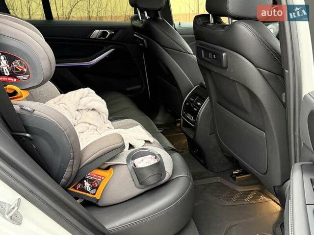 Білий БМВ Х5, об'ємом двигуна 3 л та пробігом 39 тис. км за 71000 $, фото 35 на Automoto.ua