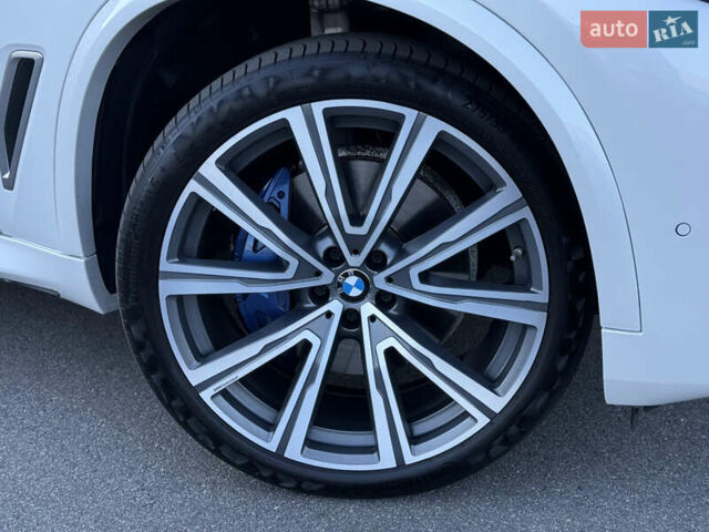 Белый БМВ Х5, объемом двигателя 3 л и пробегом 90 тыс. км за 69000 $, фото 31 на Automoto.ua