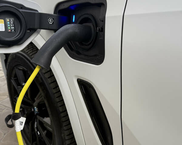 Белый БМВ Х5, объемом двигателя 3 л и пробегом 53 тыс. км за 88000 $, фото 26 на Automoto.ua