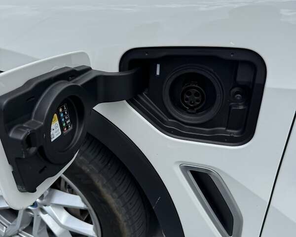 Белый БМВ Х5, объемом двигателя 3 л и пробегом 43 тыс. км за 66000 $, фото 34 на Automoto.ua