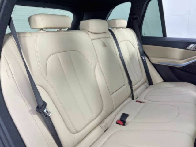 Белый БМВ Х5, объемом двигателя 3 л и пробегом 16 тыс. км за 45500 $, фото 11 на Automoto.ua