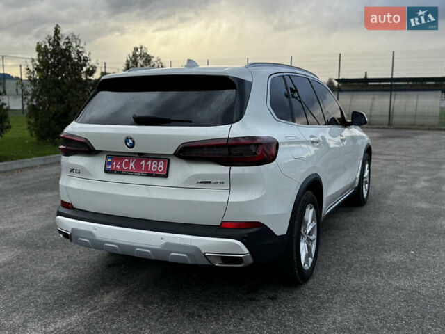 Белый БМВ Х5, объемом двигателя 3 л и пробегом 19 тыс. км за 57000 $, фото 7 на Automoto.ua