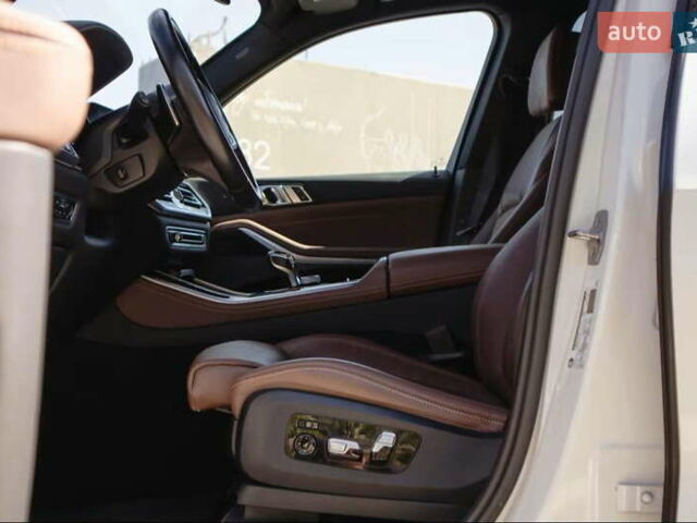 Белый БМВ Х5, объемом двигателя 3 л и пробегом 63 тыс. км за 74900 $, фото 17 на Automoto.ua