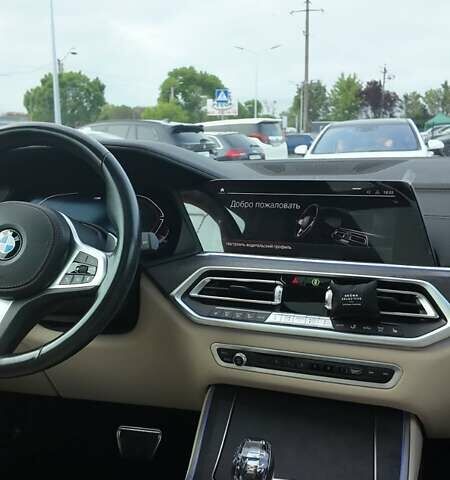 Белый БМВ Х5, объемом двигателя 3 л и пробегом 17 тыс. км за 64900 $, фото 15 на Automoto.ua