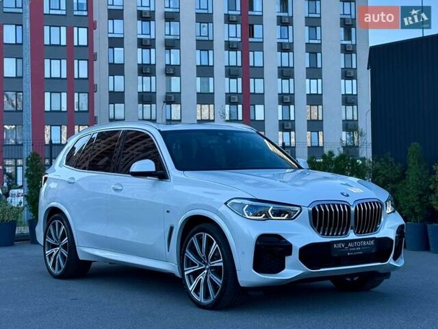 Белый БМВ Х5, объемом двигателя 3 л и пробегом 90 тыс. км за 69000 $, фото 4 на Automoto.ua