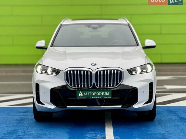 Белый БМВ Х5, объемом двигателя 3 л и пробегом 52 тыс. км за 79999 $, фото 2 на Automoto.ua
