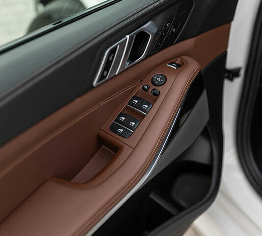 БМВ Х5 2023 в Тернополе на Automoto.ua Белый БМВ Х5, объемом двигателя 2.99 л и пробегом 66 тыс. км за 95000 $, фото 17 на Automoto.ua