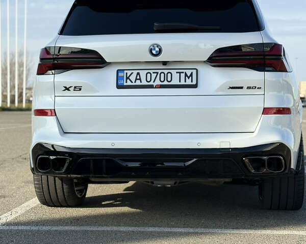 Белый БМВ Х5, объемом двигателя 3 л и пробегом 40 тыс. км за 120000 $, фото 6 на Automoto.ua