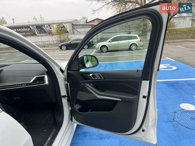 Белый БМВ Х5, объемом двигателя 3 л и пробегом 52 тыс. км за 79999 $, фото 53 на Automoto.ua