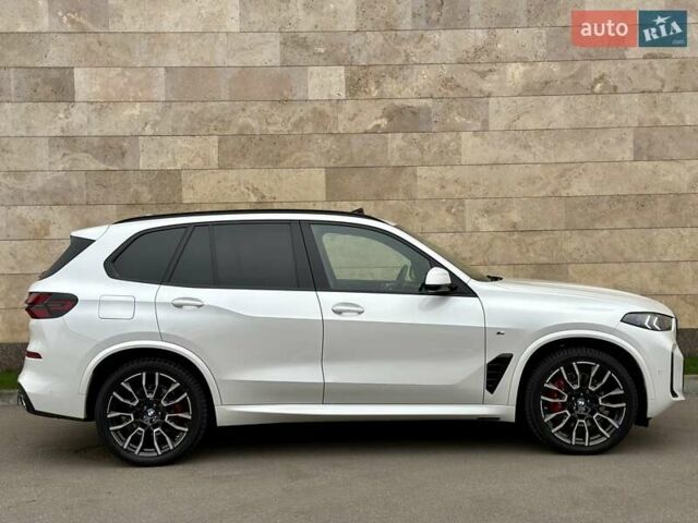 Белый БМВ Х5, объемом двигателя 2.99 л и пробегом 60 тыс. км за 96800 $, фото 27 на Automoto.ua