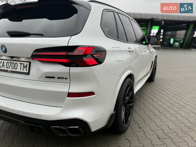 Белый БМВ Х5, объемом двигателя 3 л и пробегом 40 тыс. км за 99900 $, фото 10 на Automoto.ua