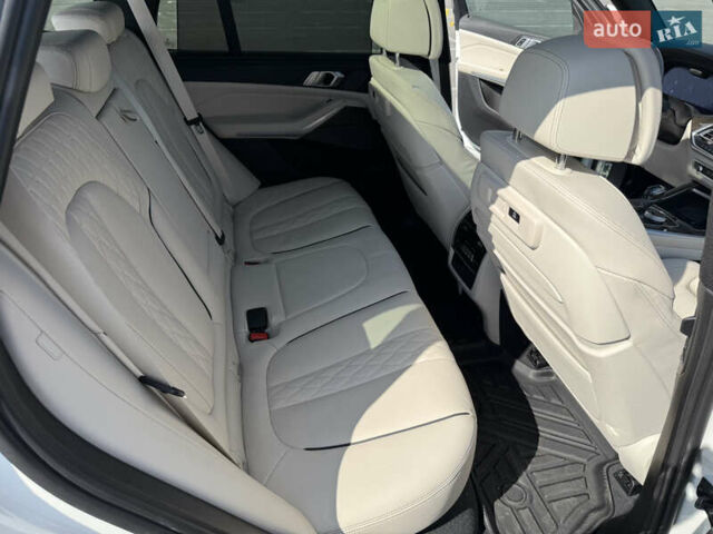 Белый БМВ Х5, объемом двигателя 3 л и пробегом 60 тыс. км за 78000 $, фото 47 на Automoto.ua