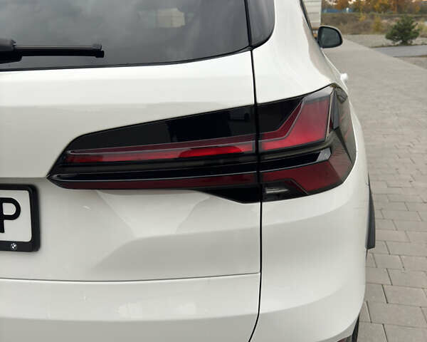 Белый БМВ Х5, объемом двигателя 2.99 л и пробегом 39 тыс. км за 94000 $, фото 3 на Automoto.ua