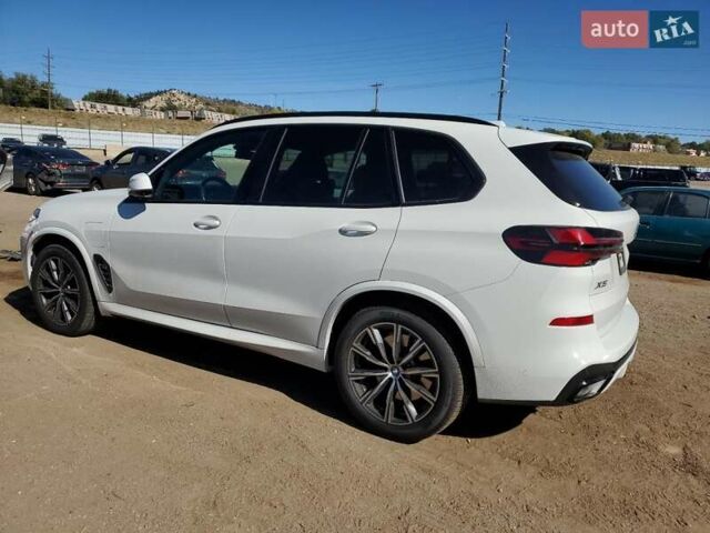 Белый БМВ Х5, объемом двигателя 3 л и пробегом 46 тыс. км за 71000 $, фото 1 на Automoto.ua