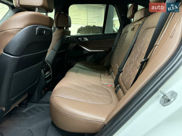Білий БМВ Х5, об'ємом двигуна 3 л та пробігом 25 тис. км за 85000 $, фото 22 на Automoto.ua