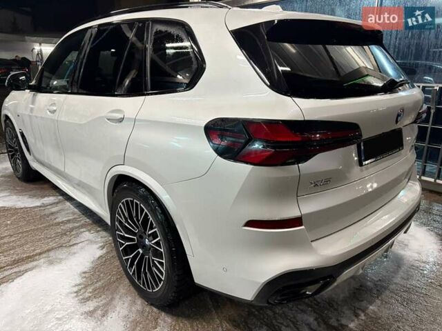 Білий БМВ Х5, об'ємом двигуна 2.99 л та пробігом 67 тис. км за 99200 $, фото 4 на Automoto.ua