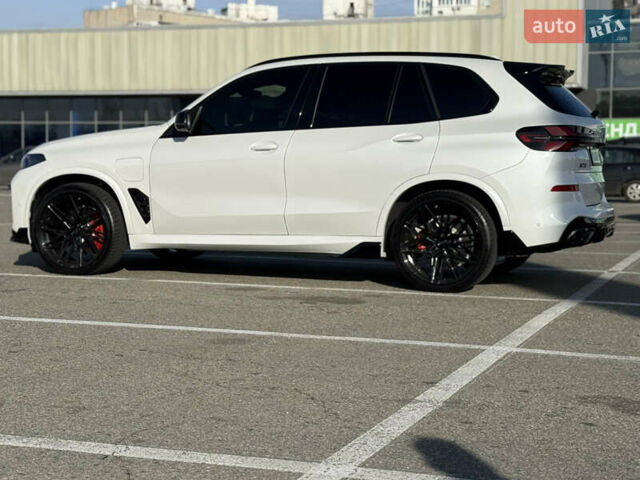 Белый БМВ Х5, объемом двигателя 3 л и пробегом 40 тыс. км за 120000 $, фото 5 на Automoto.ua