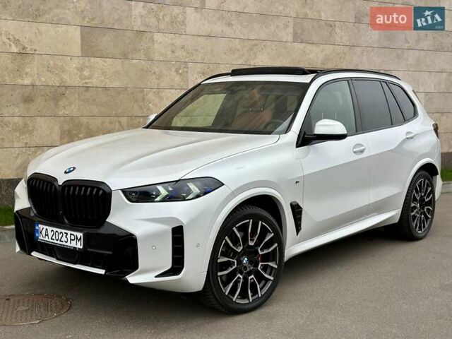 Белый БМВ Х5, объемом двигателя 2.99 л и пробегом 60 тыс. км за 96800 $, фото 3 на Automoto.ua