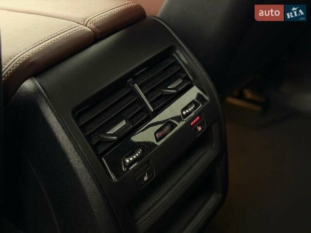 Белый БМВ Х5, объемом двигателя 2.99 л и пробегом 66 тыс. км за 99933 $, фото 13 на Automoto.ua