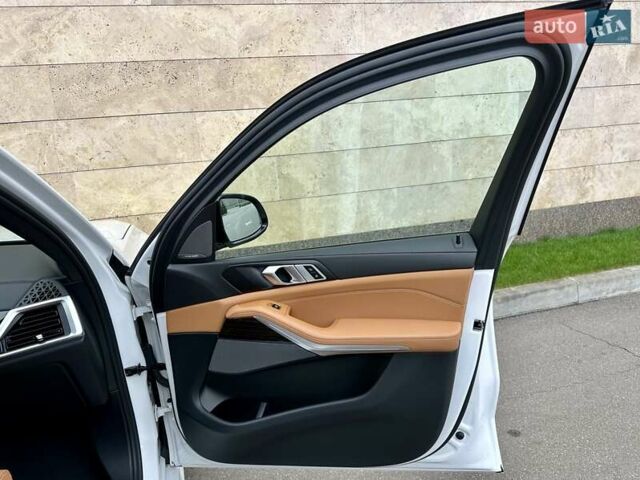 Белый БМВ Х5, объемом двигателя 2.99 л и пробегом 60 тыс. км за 96800 $, фото 96 на Automoto.ua