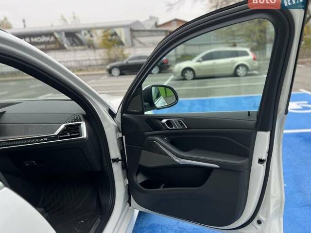 Белый БМВ Х5, объемом двигателя 3 л и пробегом 52 тыс. км за 79999 $, фото 60 на Automoto.ua