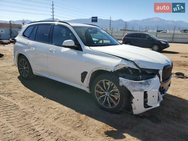 Белый БМВ Х5, объемом двигателя 3 л и пробегом 46 тыс. км за 71000 $, фото 3 на Automoto.ua