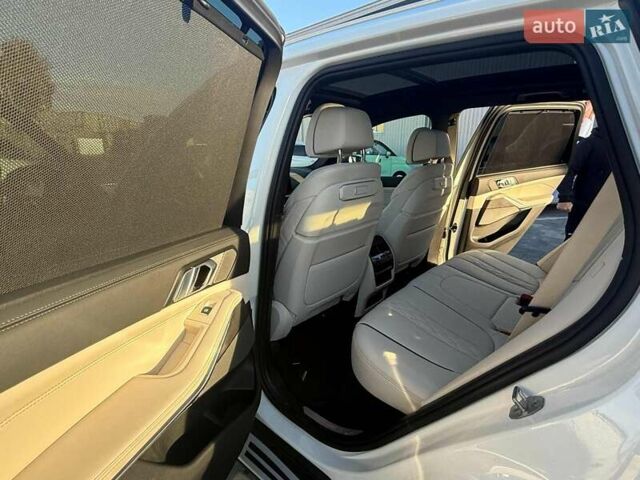 Белый БМВ Х5, объемом двигателя 3 л и пробегом 17 тыс. км за 84400 $, фото 14 на Automoto.ua