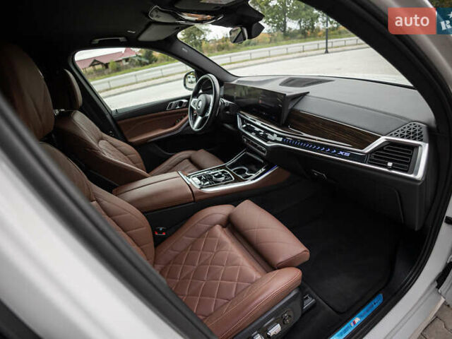 БМВ Х5 2023 в Тернополе на Automoto.ua Белый БМВ Х5, объемом двигателя 2.99 л и пробегом 66 тыс. км за 95000 $, фото 10 на Automoto.ua