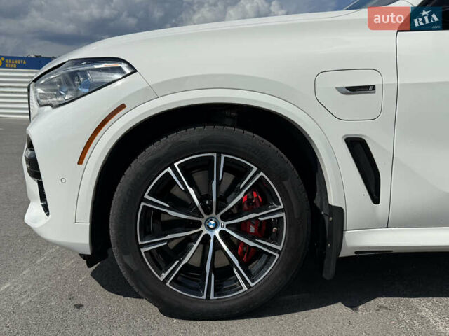 Белый БМВ Х5, объемом двигателя 3 л и пробегом 60 тыс. км за 78000 $, фото 4 на Automoto.ua
