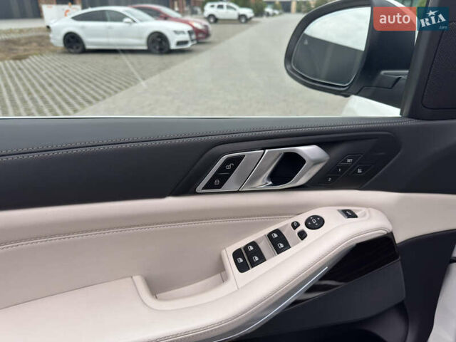 Белый БМВ Х5, объемом двигателя 2.99 л и пробегом 39 тыс. км за 94000 $, фото 10 на Automoto.ua