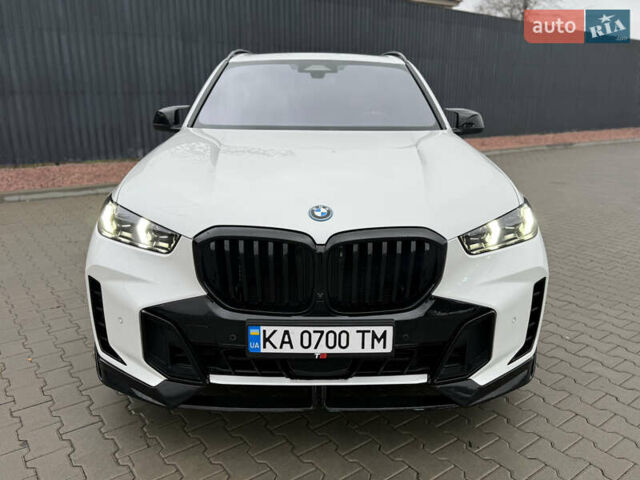 Белый БМВ Х5, объемом двигателя 3 л и пробегом 40 тыс. км за 99900 $, фото 3 на Automoto.ua