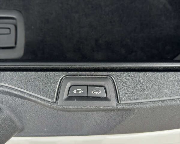 Белый БМВ Х5, объемом двигателя 2.99 л и пробегом 39 тыс. км за 94000 $, фото 26 на Automoto.ua