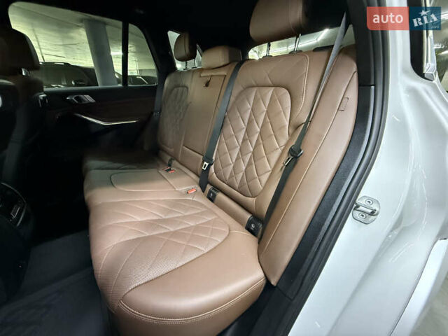 Білий БМВ Х5, об'ємом двигуна 3 л та пробігом 25 тис. км за 85000 $, фото 20 на Automoto.ua