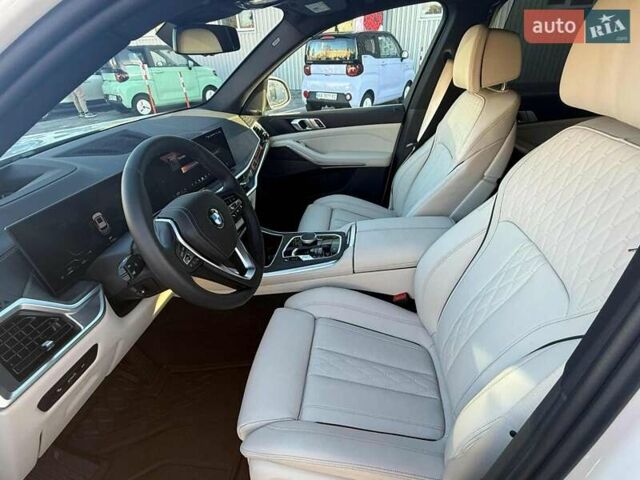 Белый БМВ Х5, объемом двигателя 3 л и пробегом 17 тыс. км за 84400 $, фото 6 на Automoto.ua