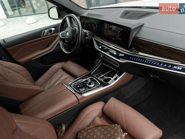 БМВ Х5 2023 в Тернополе на Automoto.ua Белый БМВ Х5, объемом двигателя 2.99 л и пробегом 66 тыс. км за 95000 $, фото 8 на Automoto.ua