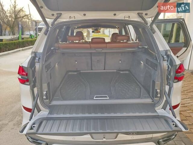 Белый БМВ Х5, объемом двигателя 2.99 л и пробегом 61 тыс. км за 96000 $, фото 28 на Automoto.ua