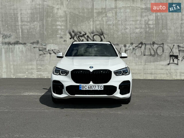 Белый БМВ Х5, объемом двигателя 3 л и пробегом 60 тыс. км за 78000 $, фото 2 на Automoto.ua