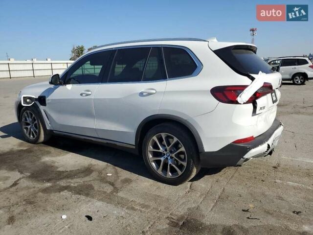 Белый БМВ Х5, объемом двигателя 3 л и пробегом 67 тыс. км за 25000 $, фото 1 на Automoto.ua
